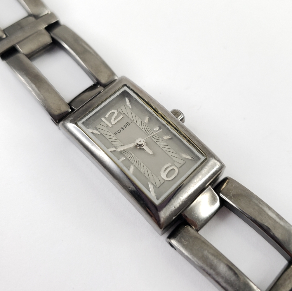Fossil bracelet watch gunmetal - works great! new battery recently installed
